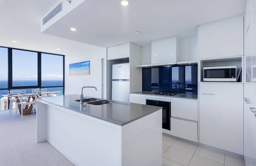 Surfers Paradise Apartment | 43rd Floor - Stunning Apartment at Circle on Cavill!