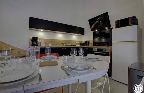Beynost House | 44 m² Gîte ∙ 1 bedroom ∙ 5 guests