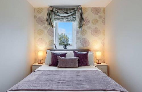 Gleneagles Apartment | 45 Guthrie Court, Fantastic top floor apartment next to Gleneagles