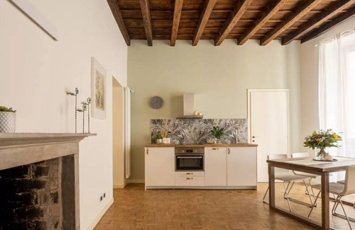 Como City Centre Apartment | 45 m² Apartment ∙ 1 bedroom ∙ 4 guests