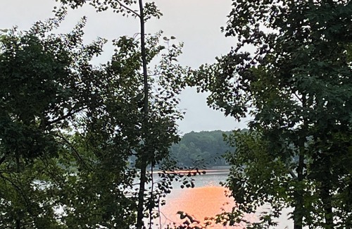 Suring Cabin | 45 minutes from Green Bay - sleeps 10. Kelly Lake
