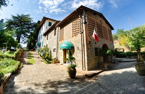 Uzzano Villa | 450 m² Villa ∙ 4 bedrooms ∙ 10 guests