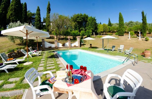 Uzzano Villa | 450 m² Villa ∙ 4 bedrooms ∙ 10 guests