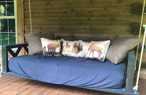 Waco Cabin | 4500 sq ft Secluded Log Cabin on 17 acres-sleeps 16+;Week stay 20% off