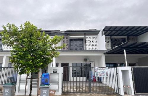 Tebrau House | 46 Crest Near Yi Jia HeLiXuan New Cathay Long Sing Mount Austin Restaurant
