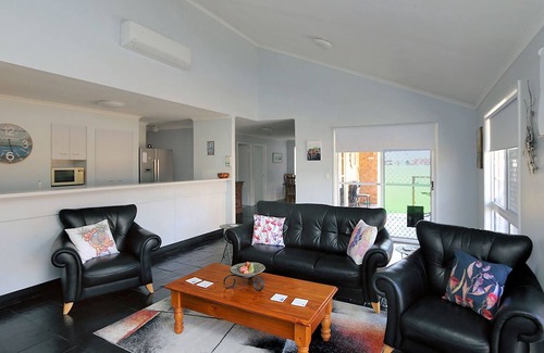 Bargara House | 46 Holland Street Bargara