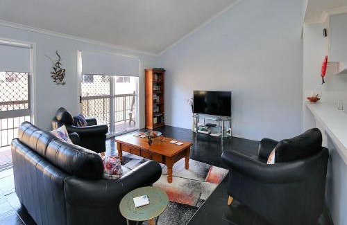 Bargara House | 46 Holland Street Bargara