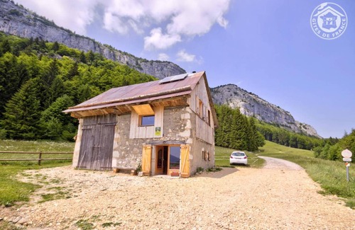 Entremont-le-Vieux House | 46 m² Gîte ∙ 2 bedrooms ∙ 4 guests