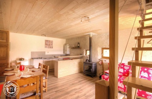 Entremont-le-Vieux House | 46 m² Gîte ∙ 2 bedrooms ∙ 4 guests
