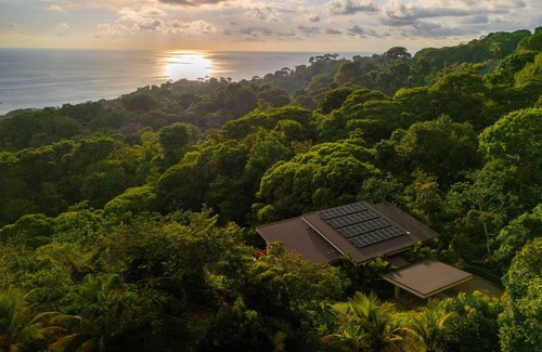 Dominical Villa | 460 m² Villa ∙ 4 bedrooms ∙ 9 guests