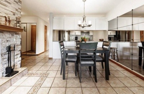 Tetreaultville Apartment | #461 Cozy & Confy Condo Near Metro Honore-Beaugrand