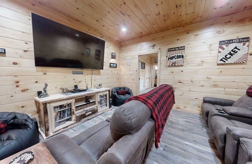 Walland Cabin | 461 m² Cabin ∙ 5 bedrooms ∙ 20 guests