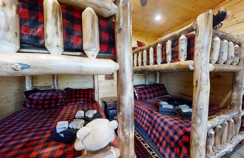 Walland Cabin | 461 m² Cabin ∙ 5 bedrooms ∙ 20 guests