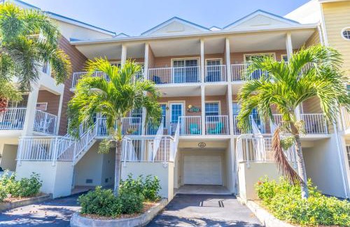 Ruskin House | 464 Little Harbor