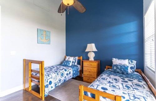 Ruskin House | 464 Little Harbor