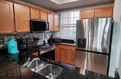 Ruskin House | 464 Little Harbor