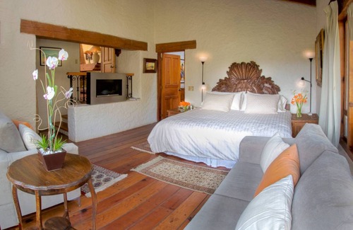 Valle de Bravo House | 465 m² House ∙ 4 bedrooms ∙ 16 guests