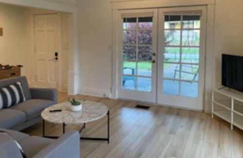 Rosedale House | 48) Entire Home for families in Kanas City!