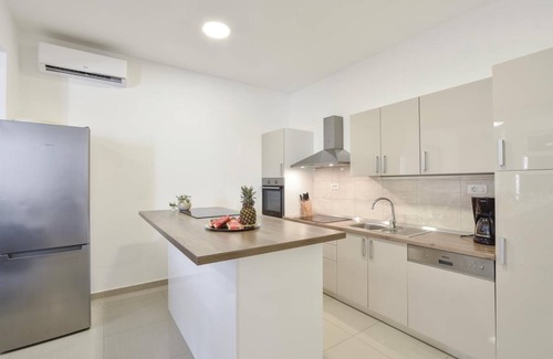 Duce House | 480 m² House ∙ 10 bedrooms ∙ 18 guests