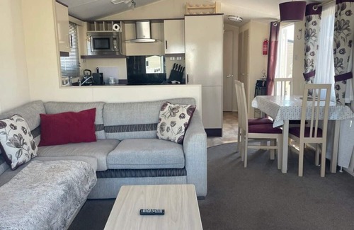Pevensey Ski Chalet | 49 Bayside Cove Pevensey Bay Holiday Park