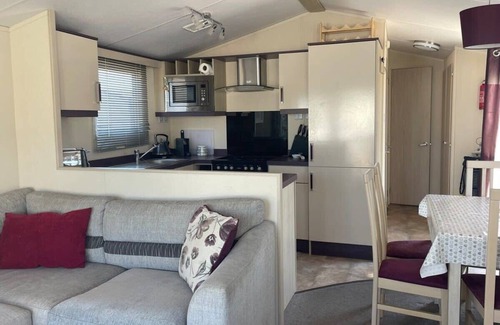Pevensey Ski Chalet | 49 Bayside Cove Pevensey Bay Holiday Park
