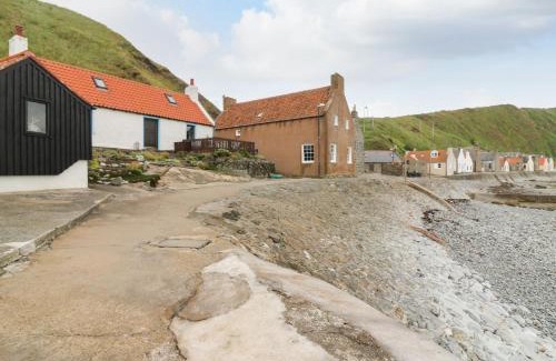 Banff House | 49 Crovie Village