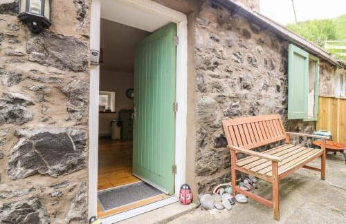 Banff House | 49 Crovie Village