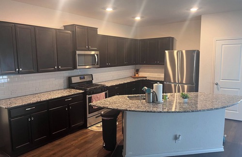 San Antonio House | 4b/2bath close to shopping/lackland afb