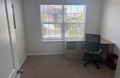 San Antonio House | 4b/2bath close to shopping/lackland afb