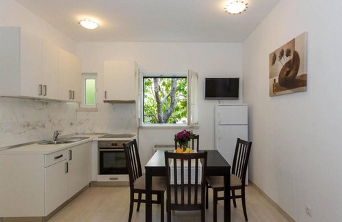 Pile Apartment | 4B Apartments - One Bedroom Apartment
