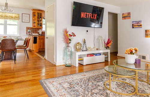 Arlington House | 4BA Extra Spacious!King Bed!Spacious Parking!