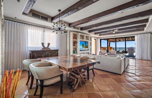 El Medano Ejidal House | 4BD 2-level Penthouse 5-Star Beachfront Paradise.