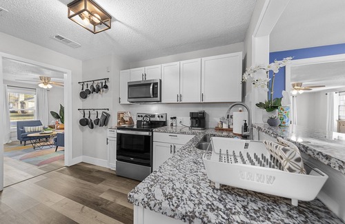 Temple House | 4bd/2ba~1mi from Baylor Scott & White ~Restaurants