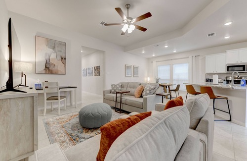 Temple House | 4bd/2ba minutes to Baylor Scott and White hospital and restaurants, shopping.