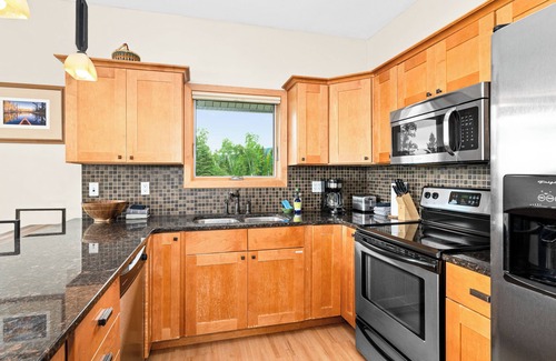 Lutsen House | 4BD, 3BA - Spacious with Lake & Mountain Views