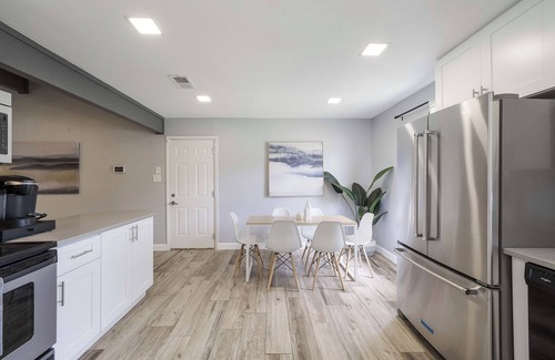 Round Rock House | 4BD Flat, Sleeps 10 - kids playroom w/bunkbed! 🐾 Pets OK, Near Public Pool!