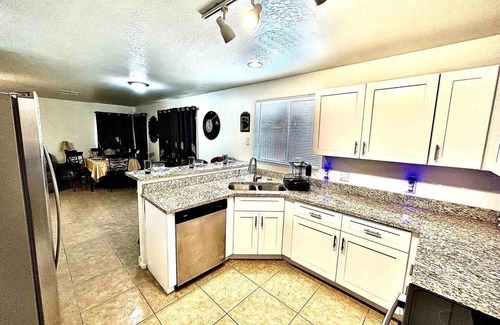 Sundial House | 4Bd Oasis w/Pool/Pool Tablen