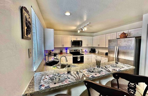 Sundial House | 4Bd Oasis w/Pool/Pool Tablen