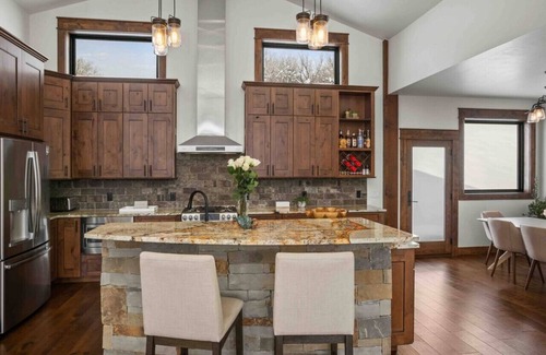 Clark Ski Chalet | 4bdrm/3 Bath Ski in/out Chalet in North Routt CO