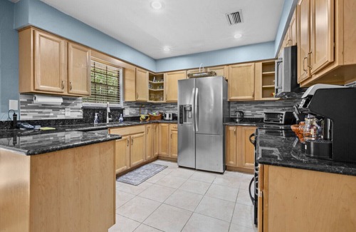 Gainesville House | 4bed 3bath pet friendly w/pool