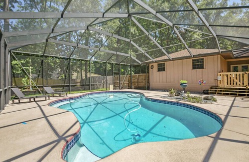 Gainesville House | 4bed 3bath pet friendly w/pool