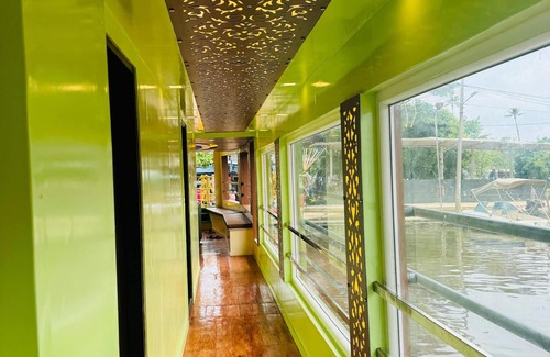 Alappuzha Boat Rental | 4bedroom private houseboat or 4bedroom suite