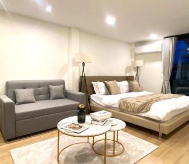 Phra Khanong Nuea House | 4Beds 4Baths New Renovated Entire House BTS Ekkamai