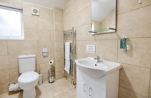 Townhill House | 4br-11guests-patio-familyfriendly-citycentre-beach