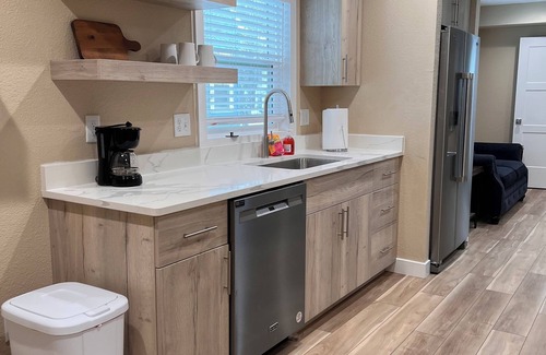 Aberdeen House | 4BR/2.5 Bath house in Aberdeen, SD, with WiFi, AC, Heat. Centrally located.