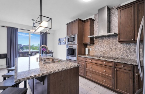 Doon South House | 4BR 2 king 3 Queen 6 beds in total 3 GBPS Wi-Fi