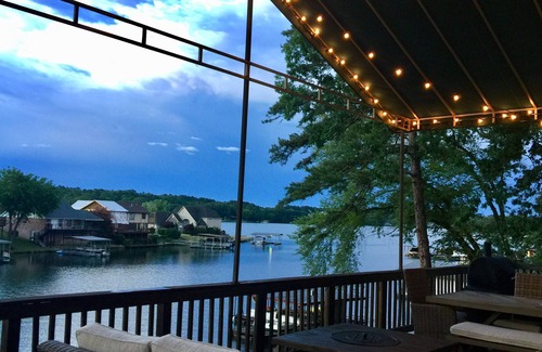 Lakeland House | 4BR/2BA And 2 Living Areas. Large Deck. Double Dock Sleeps 10