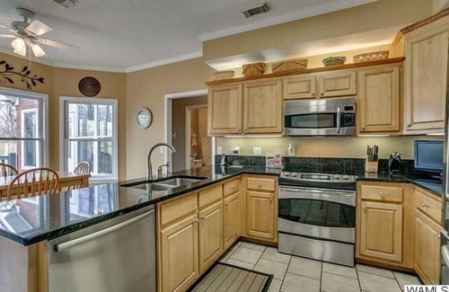 Taylorville House | 4BR 3.5BA 3400 ft2 home with short drive to campus