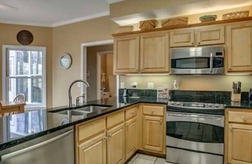 Taylorville House | 4BR 3.5ba 3400 ft2 Home With Short Drive to Campus