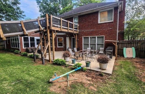 Taylorville House | 4BR 3.5ba 3400 ft2 Home With Short Drive to Campus